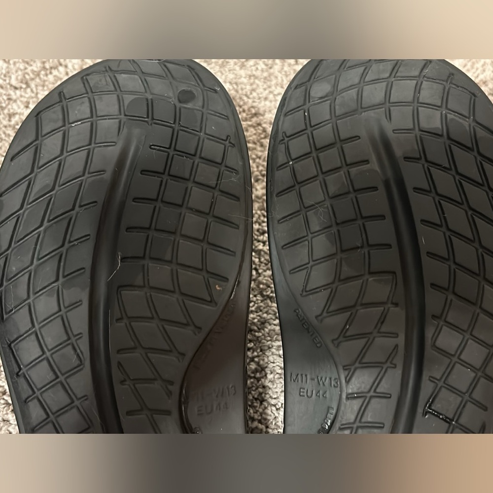 Oofos Clogs - image 6